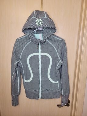 Lululemon Scuba Hoodie 6 Black Mint Geometric Full Zip Jacket